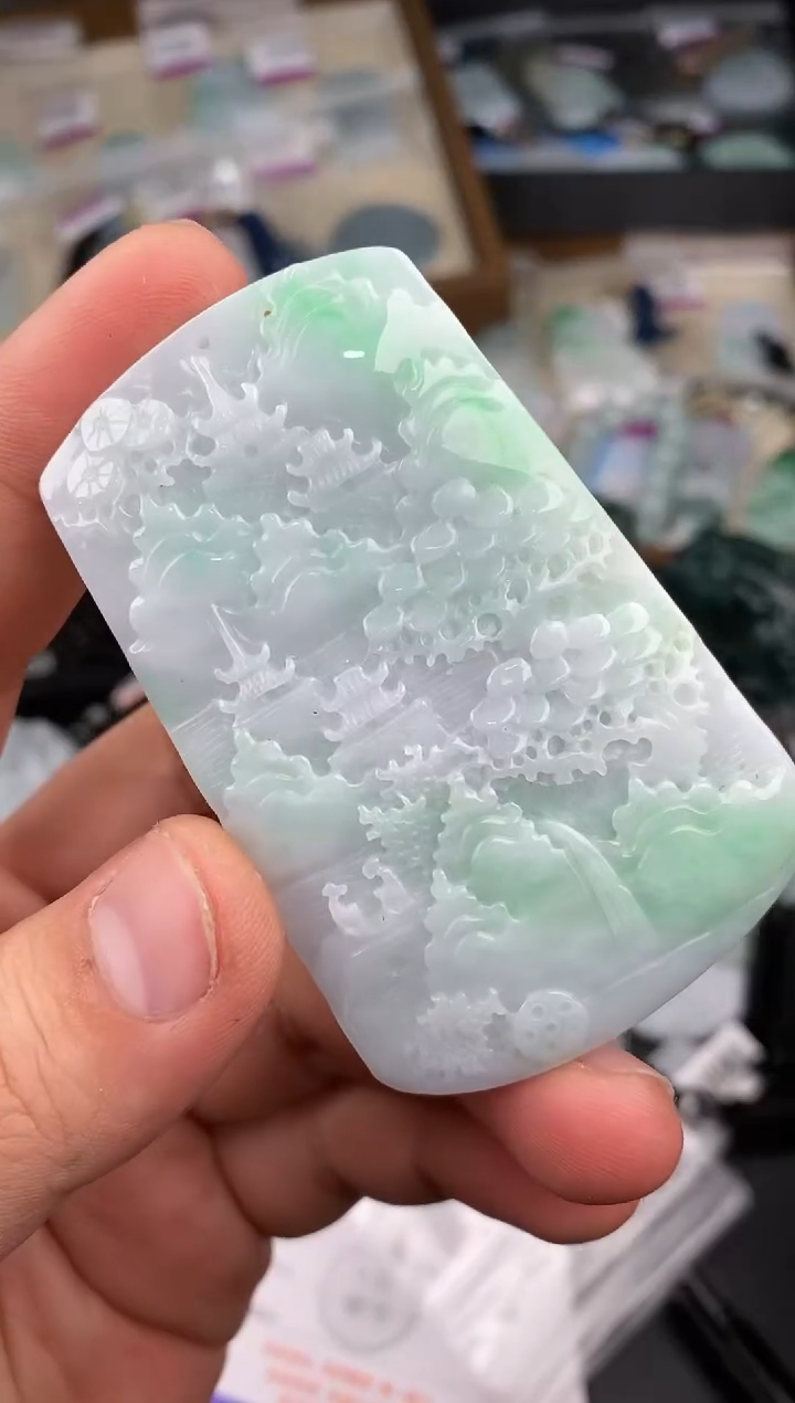 【闪购商品】翡翠颈饰未镶嵌  天然翡翠，一物一图