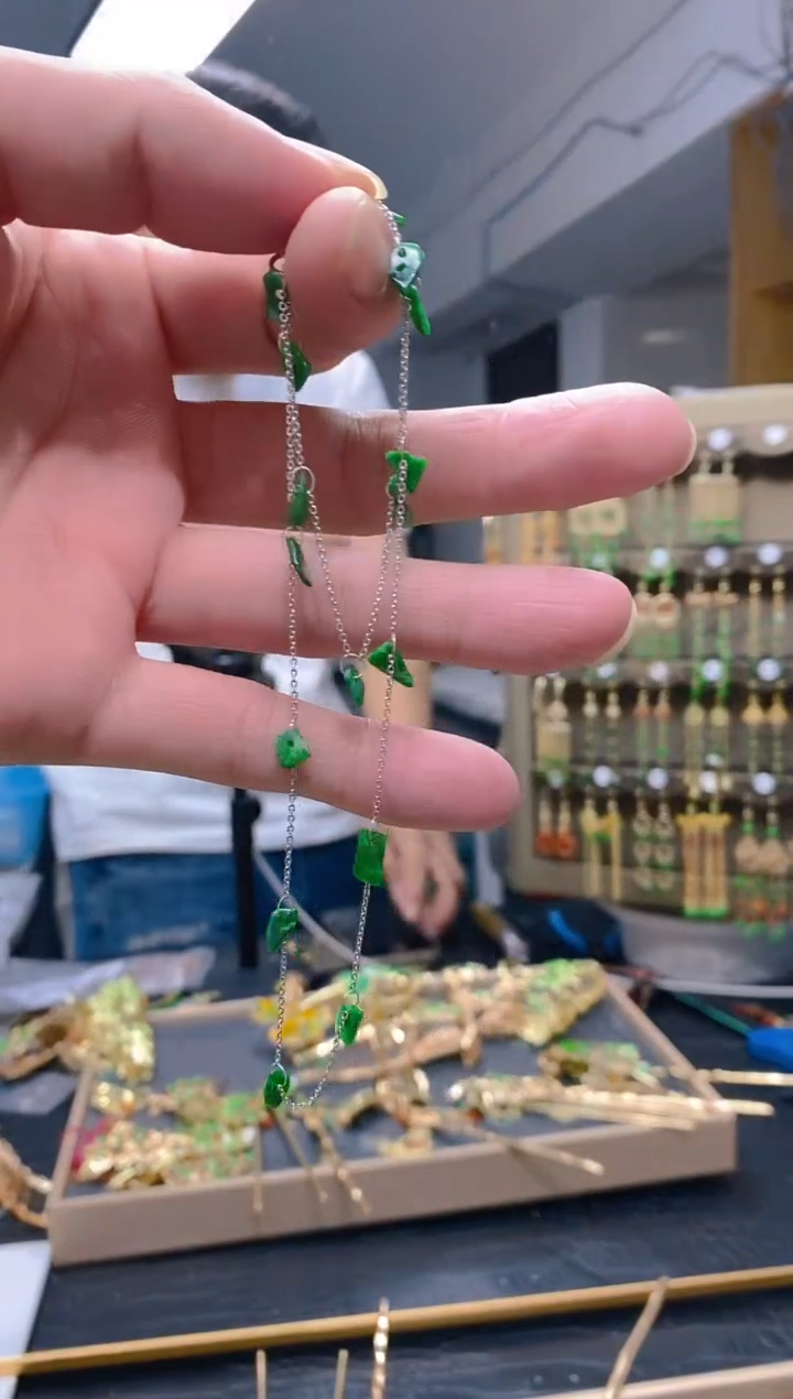 【闪购商品】翡翠耳饰银S925镶嵌222翡翠锁骨链