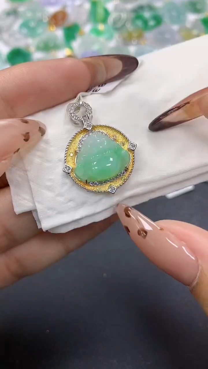 颈饰银S925镶嵌翡翠a货假一赔三支持复检百元上9元证书费自理