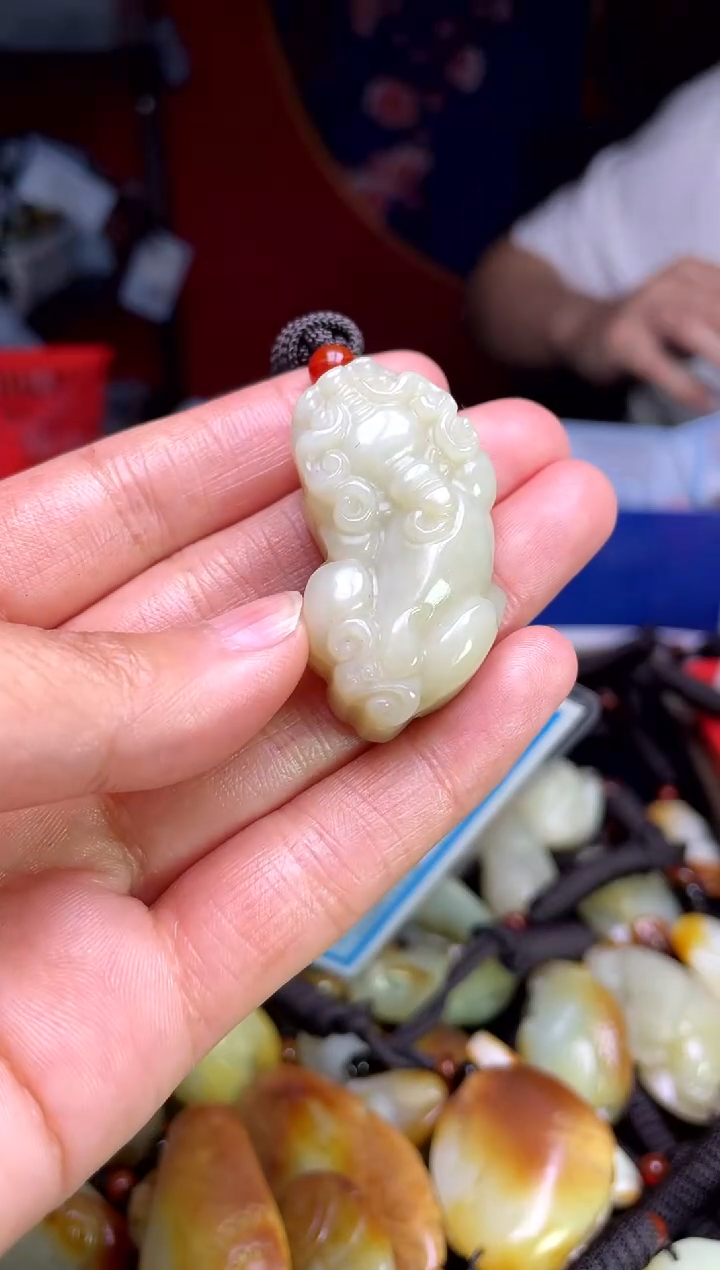 和田玉未镶嵌颈饰1