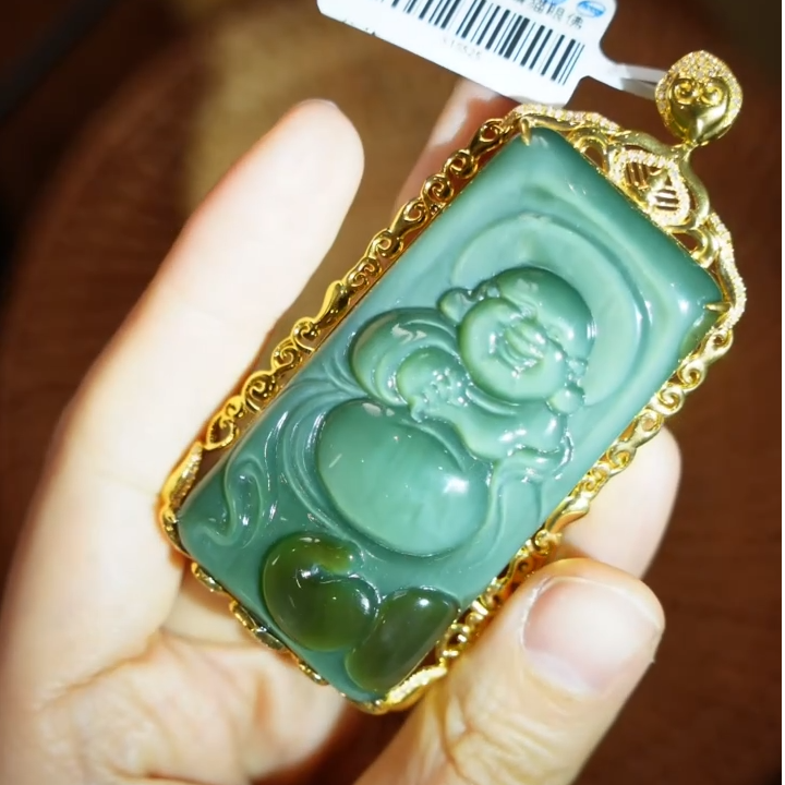 【熊总夫妇】收藏珍品级和田玉碧玉猫眼佛公18K金吊坠0223-800