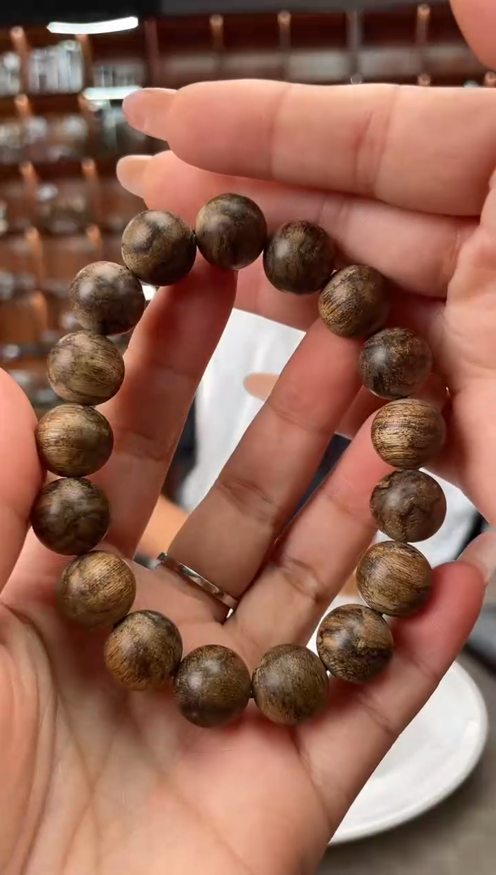 【闪购商品】沉香手串87号文莱多样性发一条