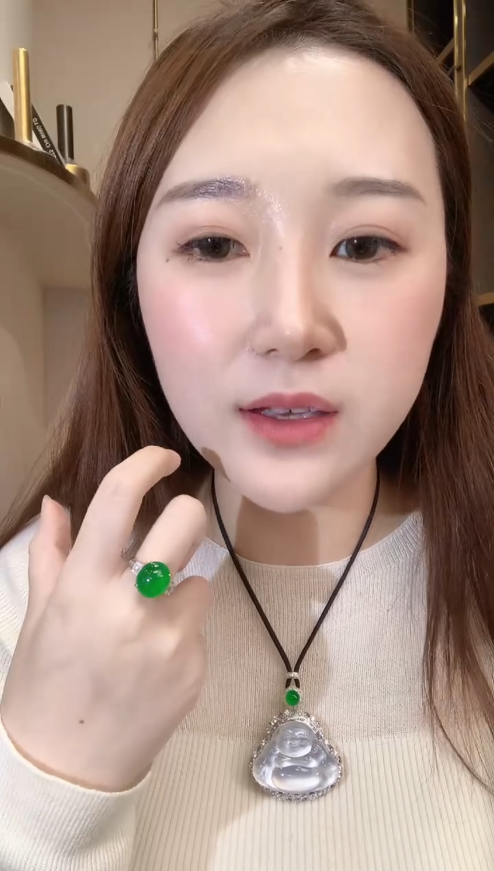 吊坠(不含链)18K金镶嵌翡翠春日珠宝 D119