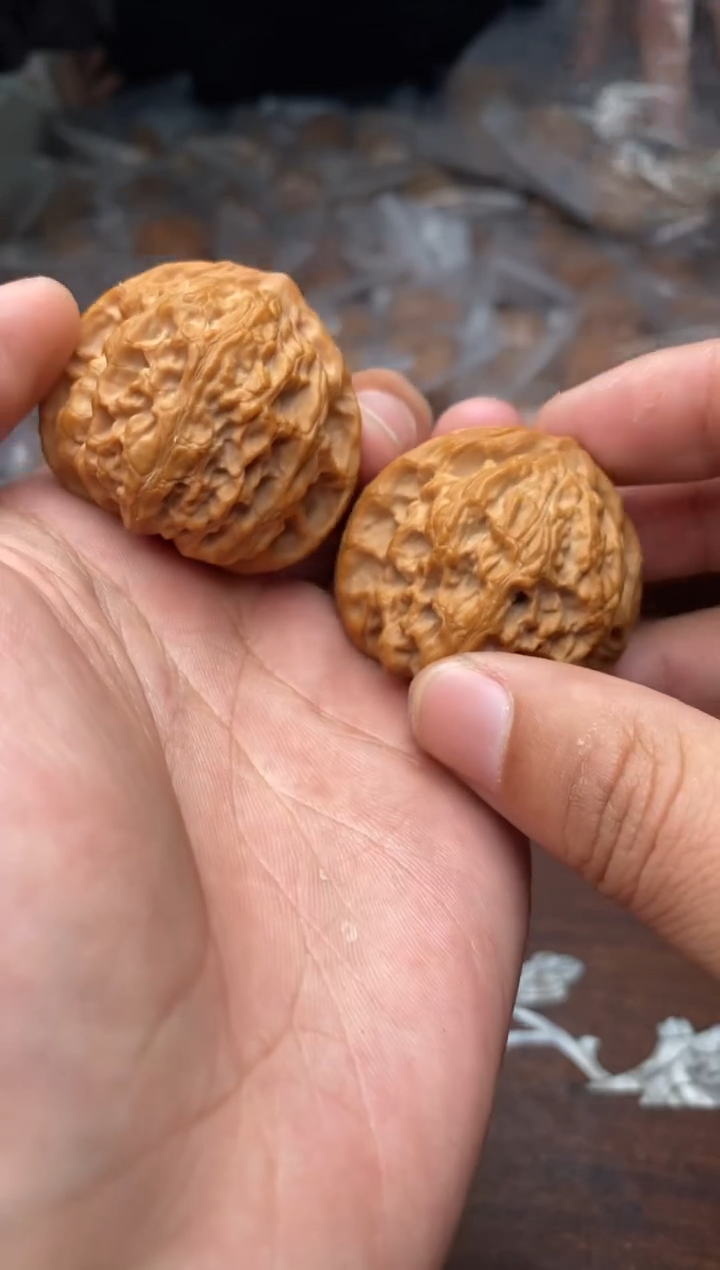 【闪购商品】文玩核桃把件A123号40尺梨木台