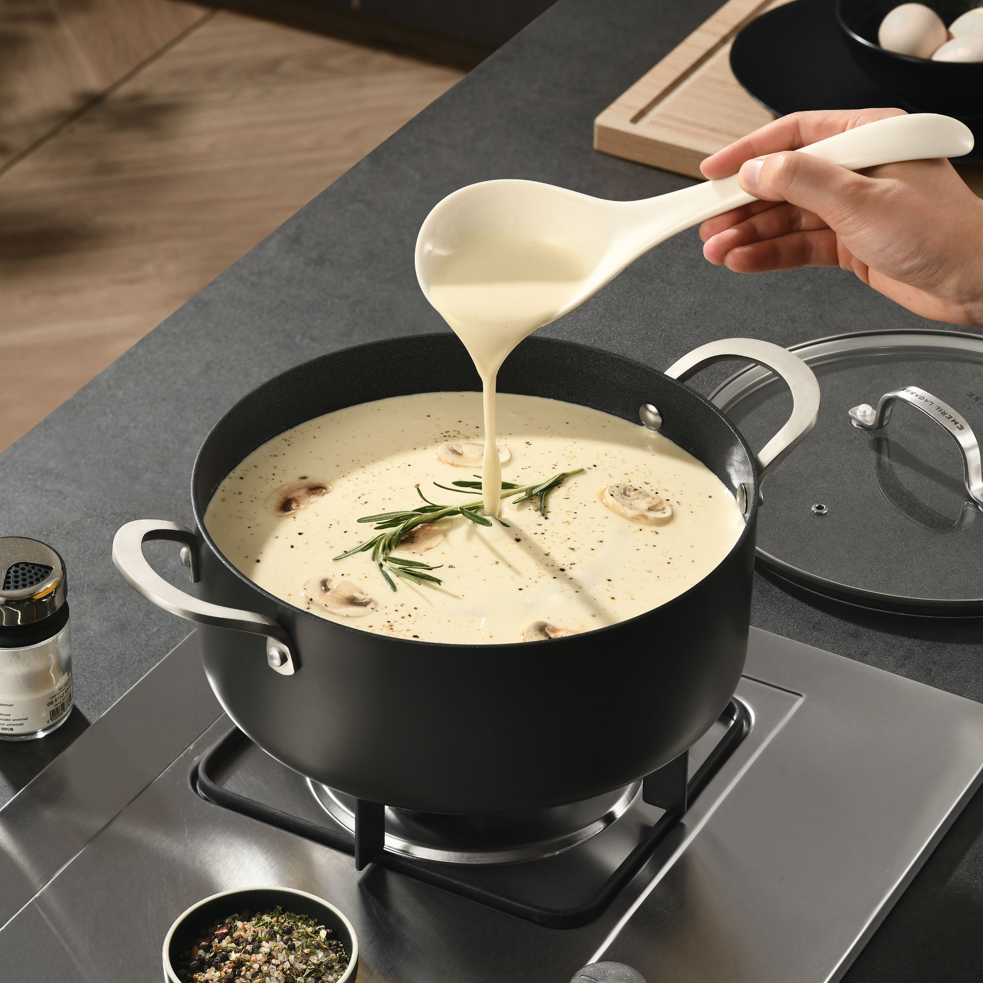 美国知名大厨Emeril Lagasse联名阳极硬质不粘汤锅有钛涂层不挑灶