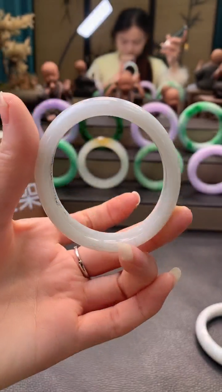 未镶嵌手镯翡翠成品手镯