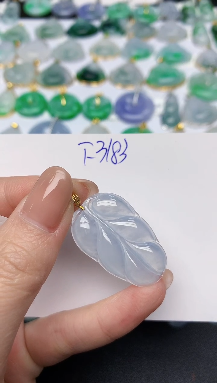 颈饰18K金镶嵌翡翠 天然缅甸A货翡翠百元以上9元证书费自理