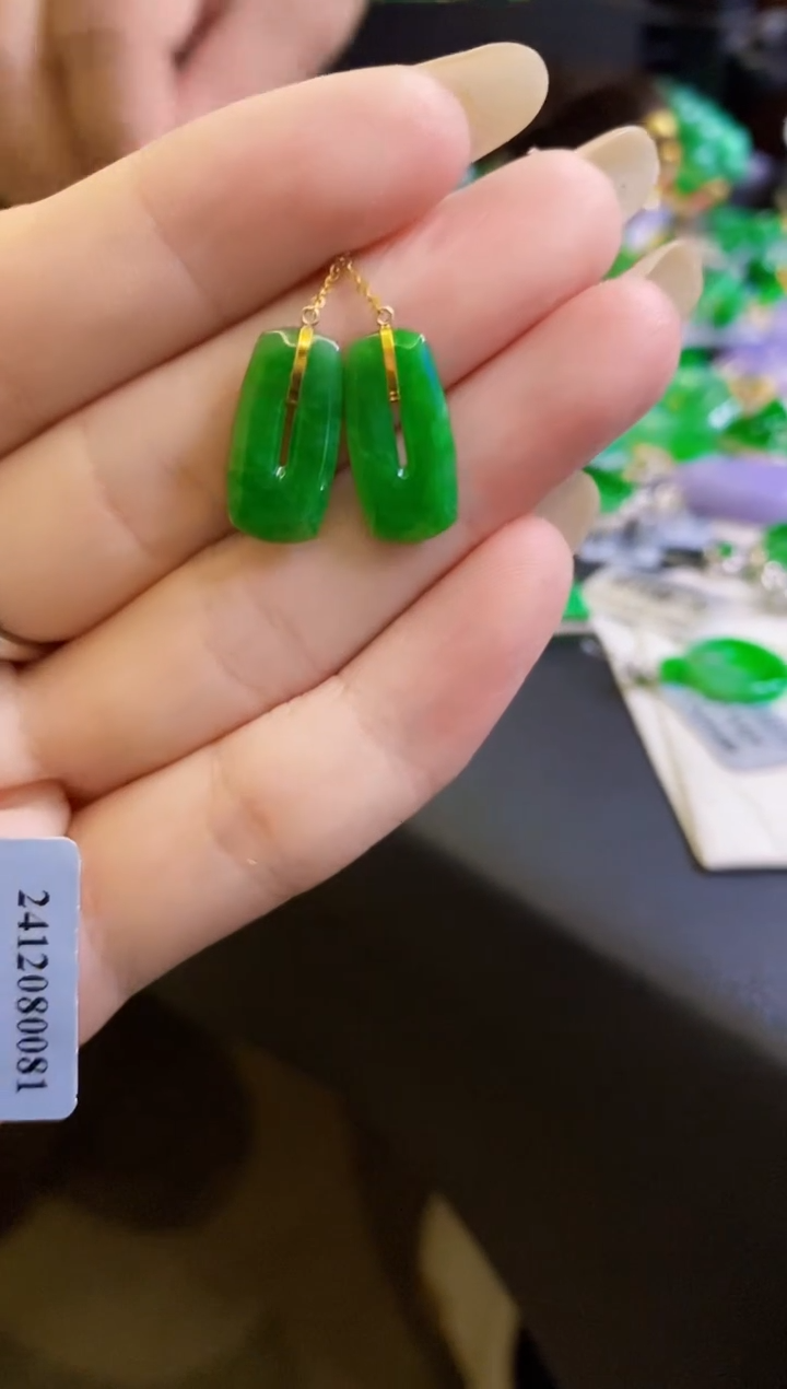 【闪购商品】定制翡翠18K金镶嵌耳饰