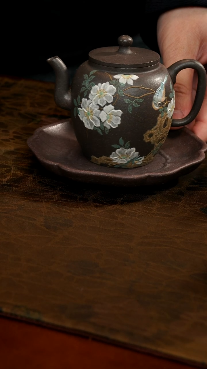 茶壶紫砂小**6加金天青太湖石花鸟壶