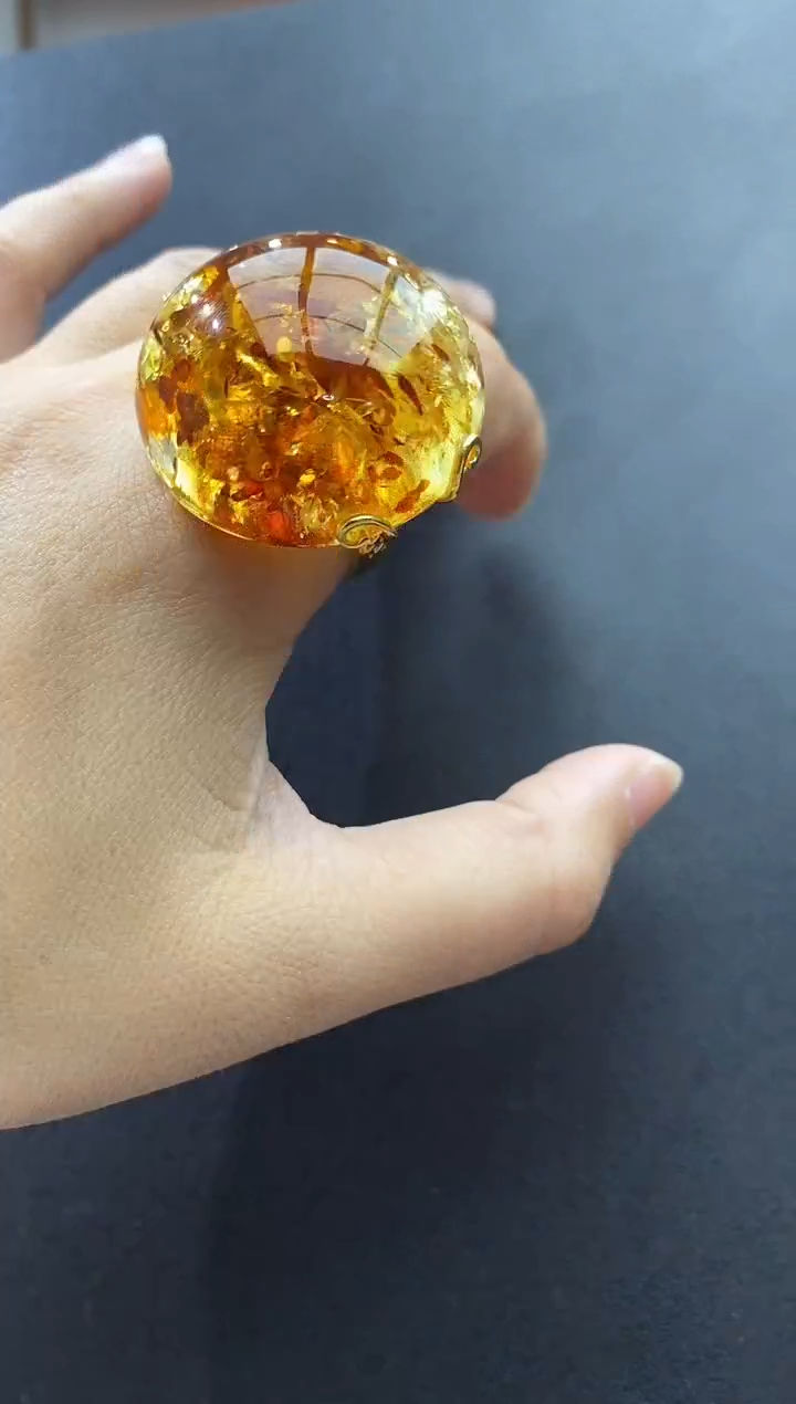 裸石琥珀未镶嵌戒指