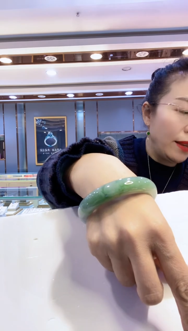 未镶嵌手镯翡翠翡翠手镯