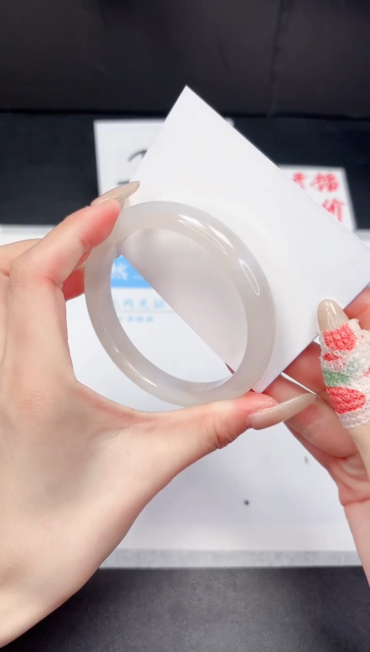 【闪购商品】石英质玉手镯未镶嵌279-62.2