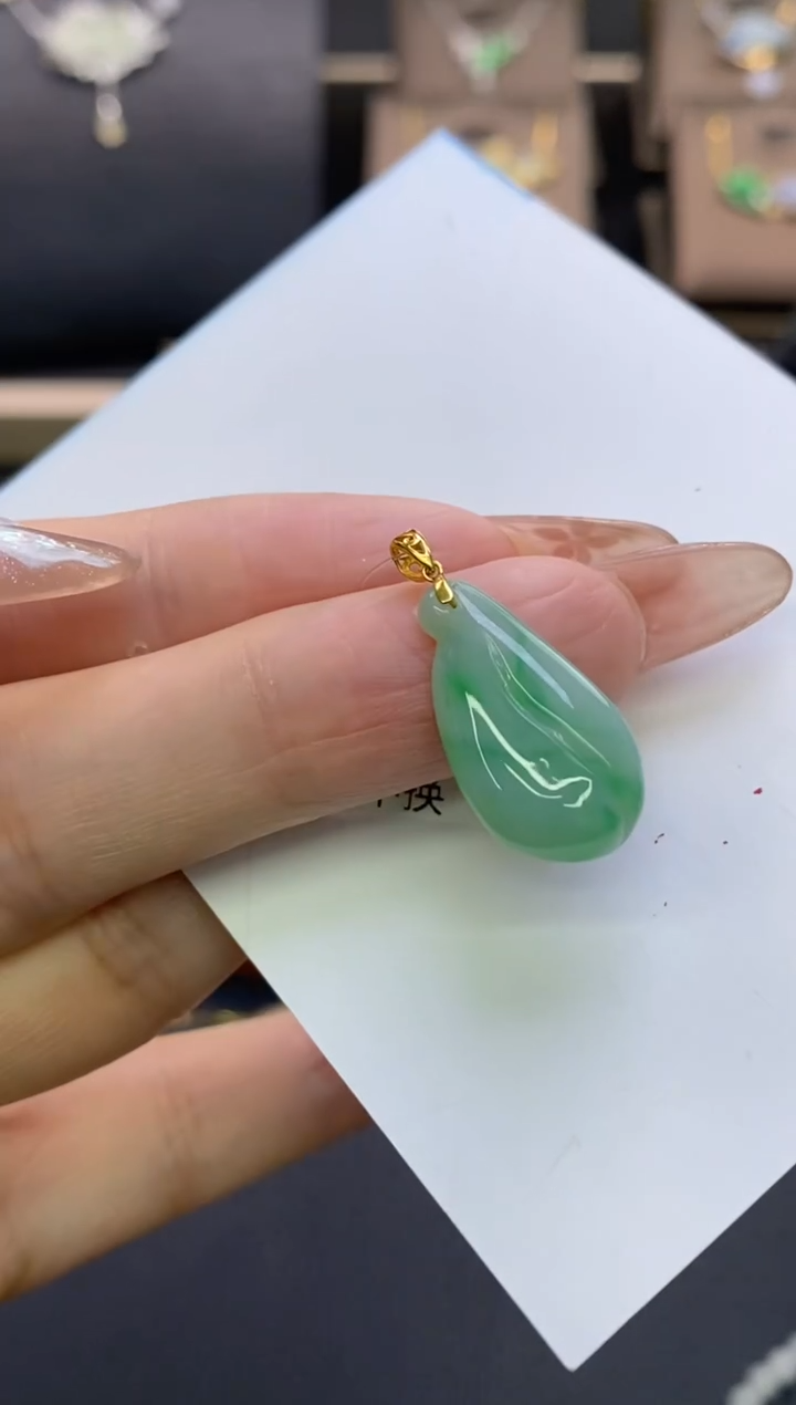 【闪购商品】翡翠颈饰18K金镶嵌净货12315