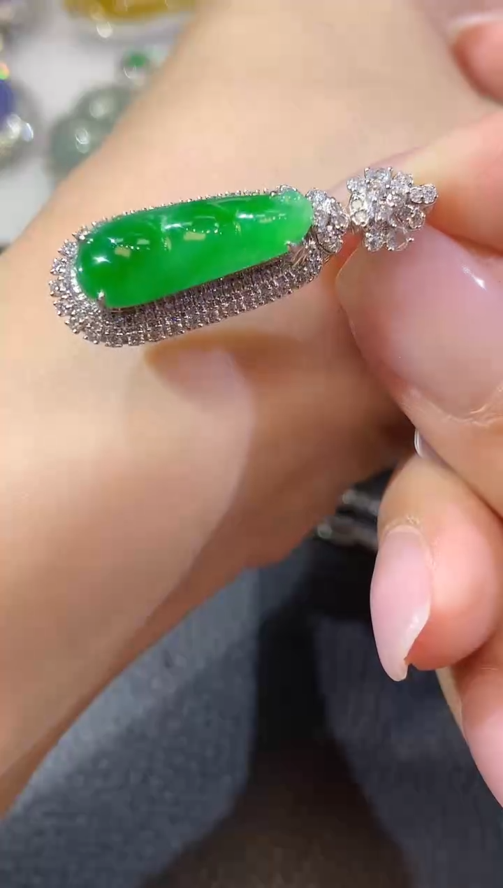 【闪购商品】翡翠18K金镶嵌吊坠(不含链)C154 