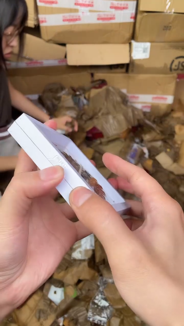 木质非金属捧月文创福利闪购商品无礼盒