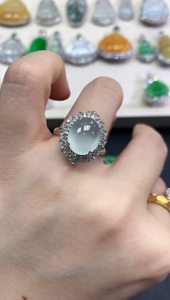 【闪购商品】翡翠戒指18K金镶嵌B118   