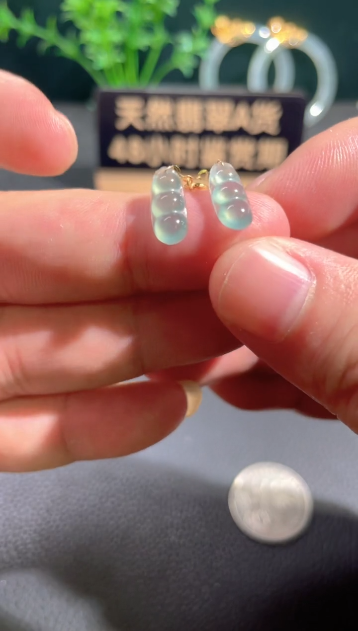 翡翠18K金镶嵌颈饰翡翠