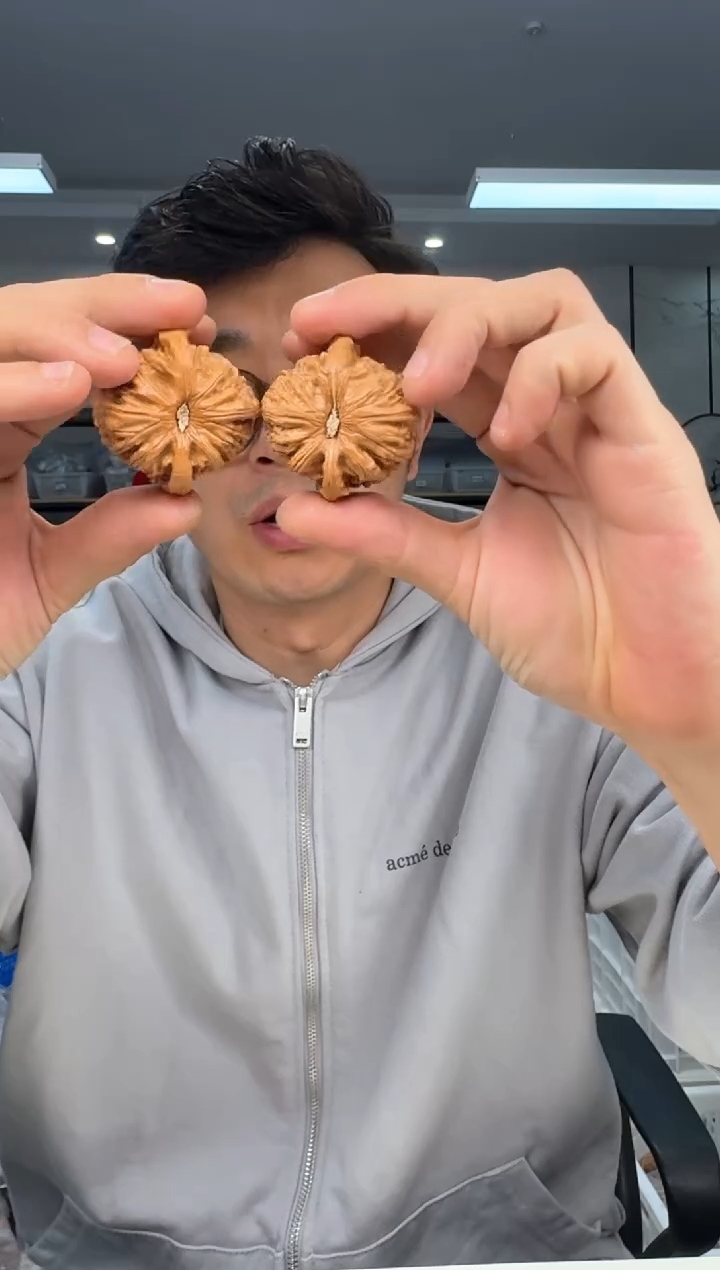 【闪购商品】文玩核桃把件42闷尖白狮子（药）