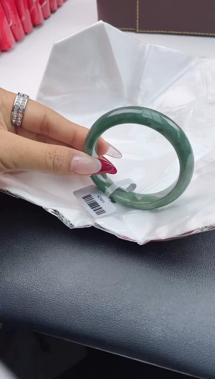 【闪购商品】翡翠手镯未镶嵌5翡翠手镯（微瑕）