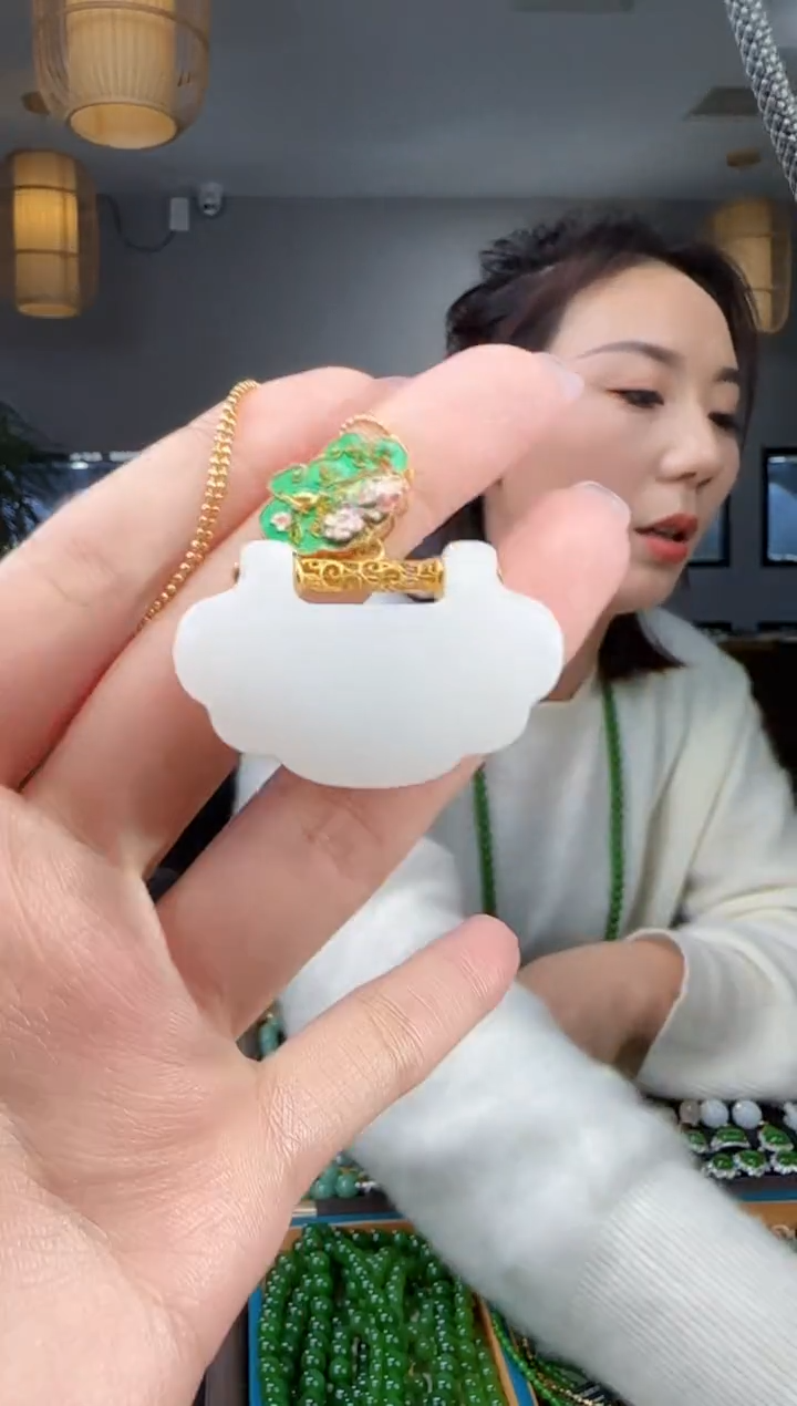 吊坠(不含链)18K金镶嵌和田玉1