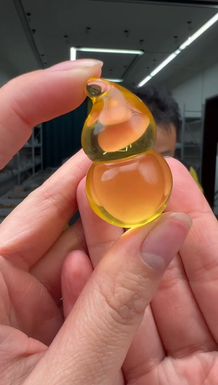 琥珀颈饰未镶嵌吊坠