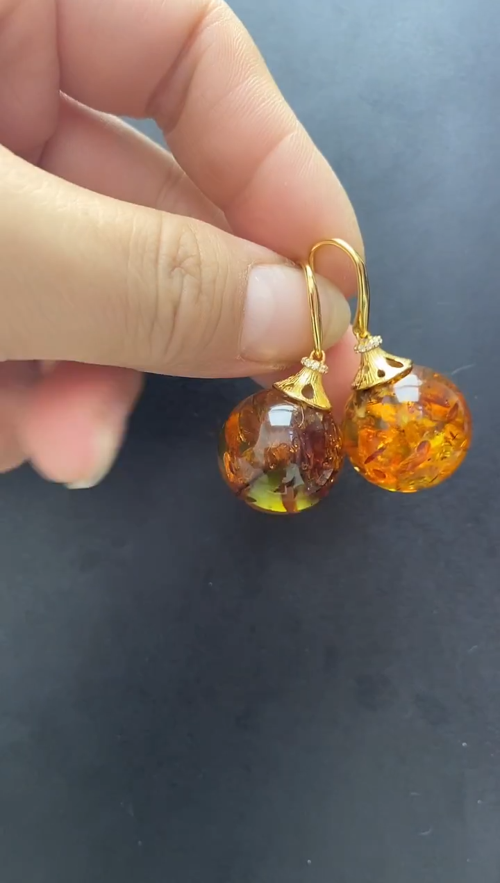 裸石琥珀未镶嵌耳坠