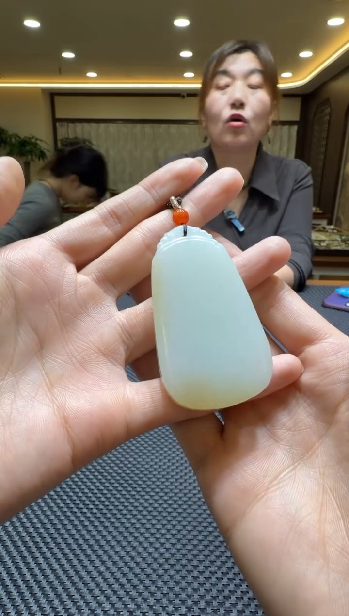 颈饰未镶嵌和田玉挂件