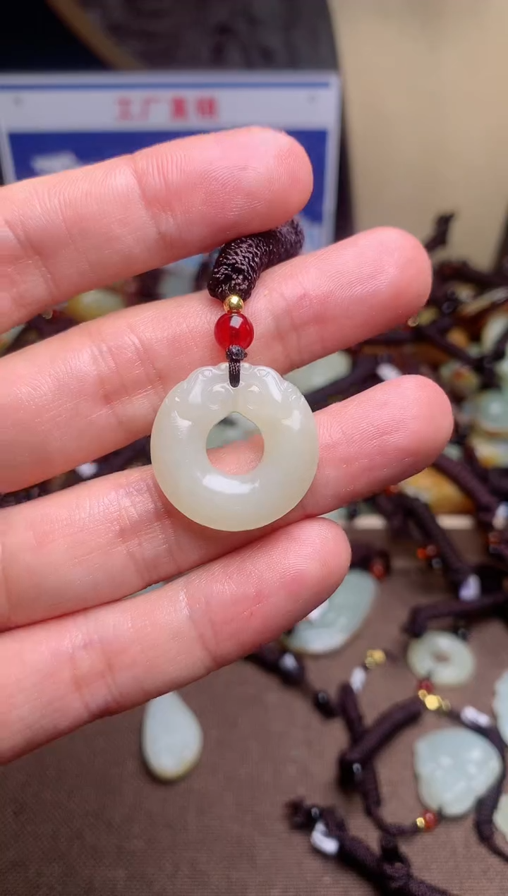 【闪购商品】和田玉颈饰未镶嵌1