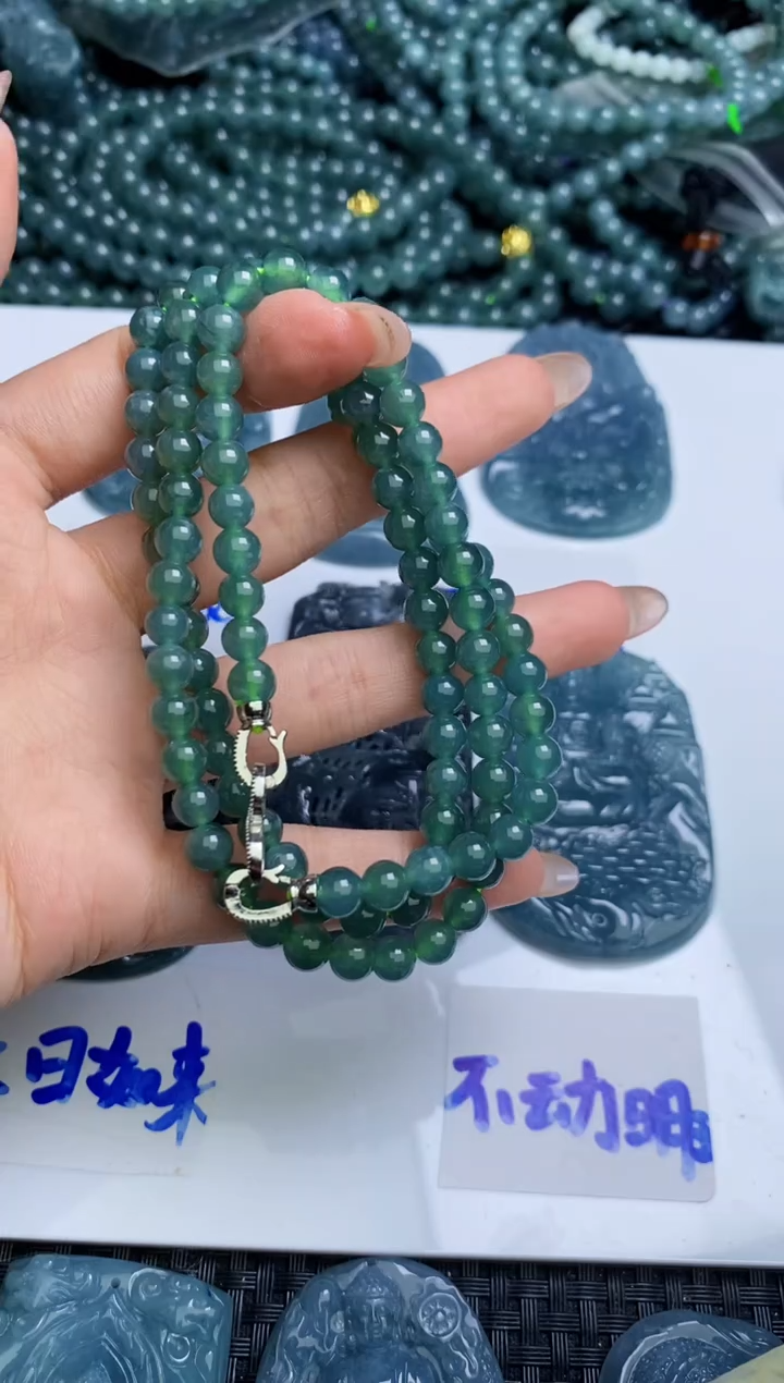 【闪购商品】翡翠颈饰未镶嵌         