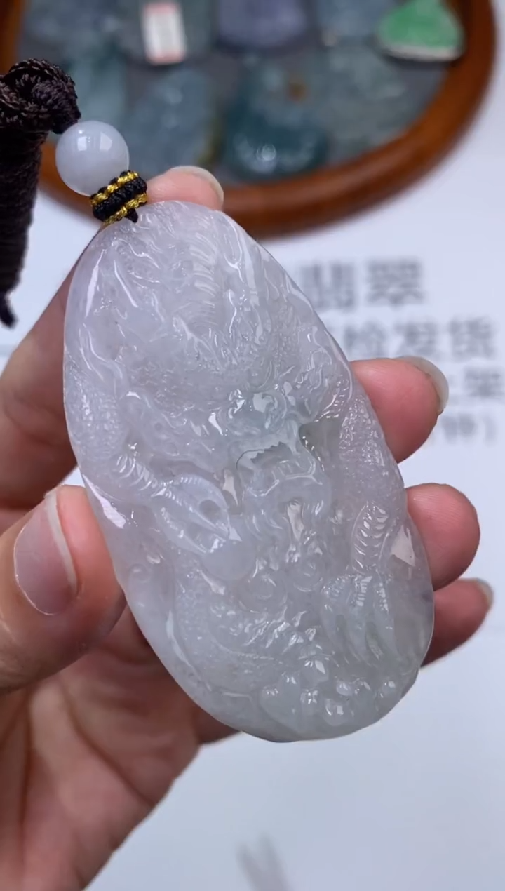 未镶嵌挂件翡翠304228       多人