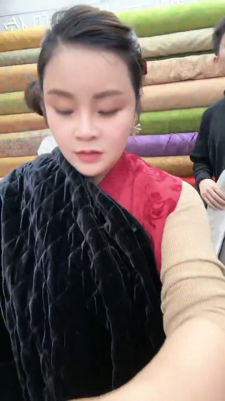 17号黑色桑蚕丝绒 绗棉2.5米