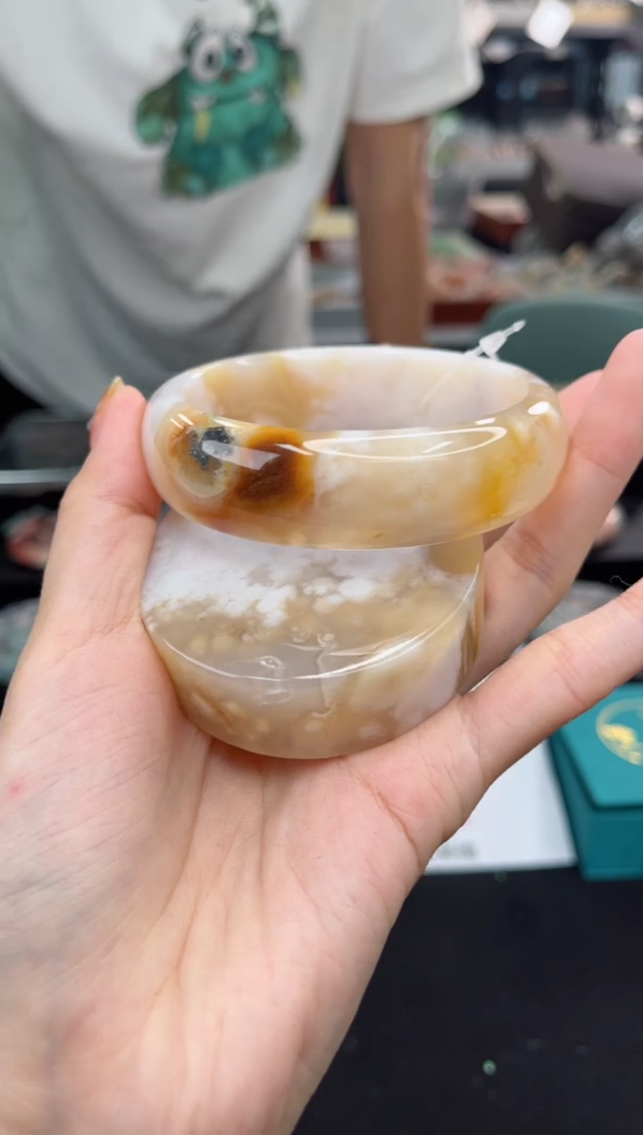 【闪购商品】石英质玉手镯未镶嵌61圈口（赠品镯心）1447139