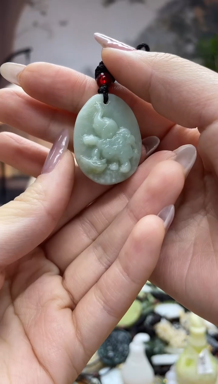 未镶嵌岫玉吊坠·