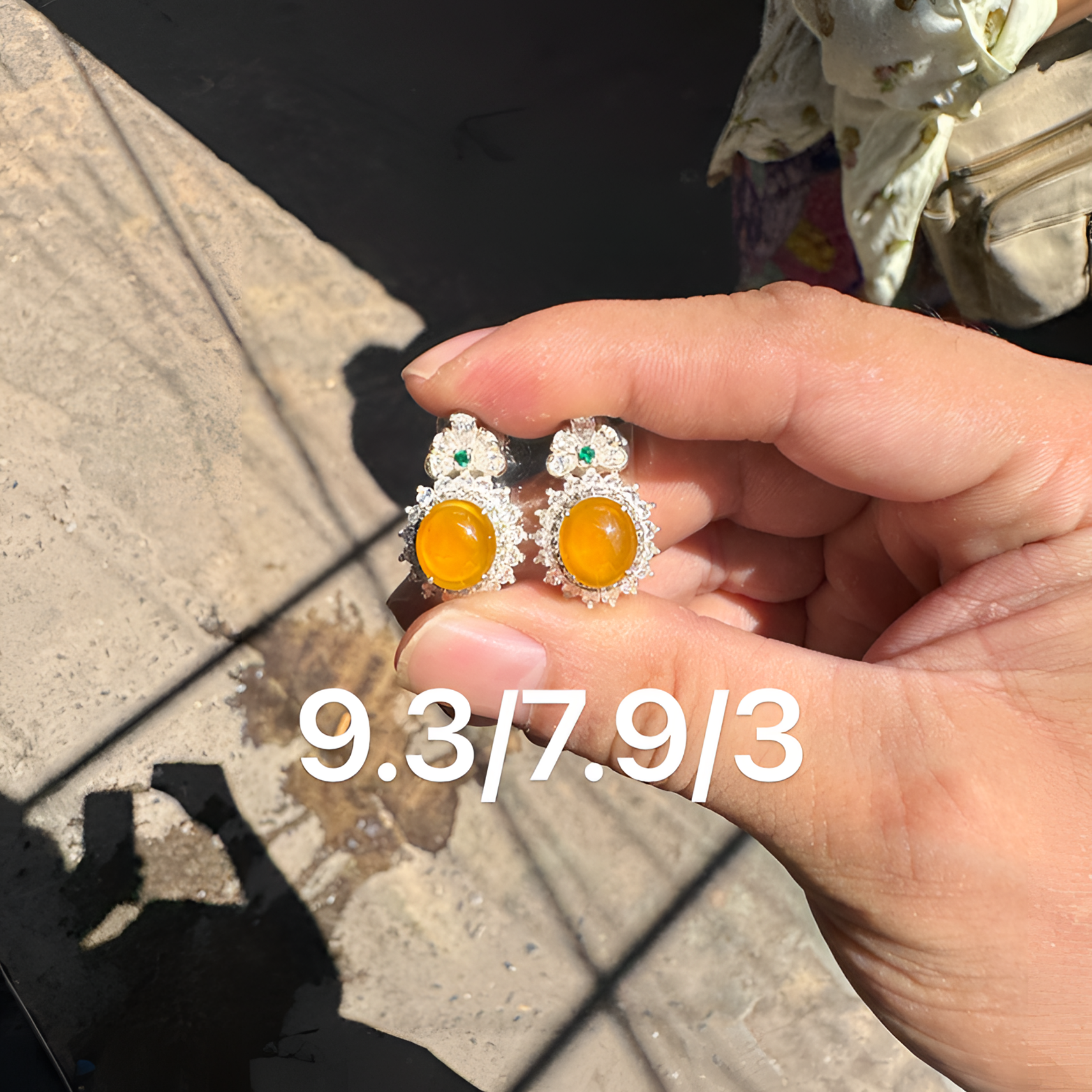 1005(小哪吒在源头)冰玻种翡翠黄翡耳钉干净肉细杠味荧光足