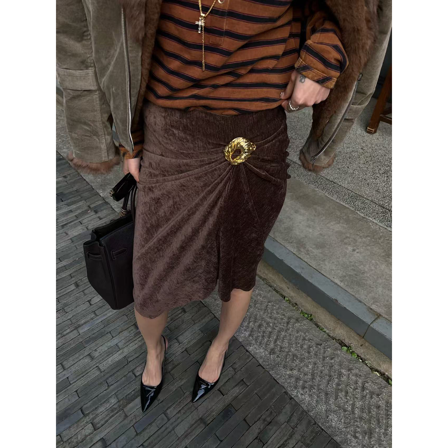 JACQUES WEI 设计师26早春深棕色马鬓毛金扣落褶丝绒半裙SOLSOL