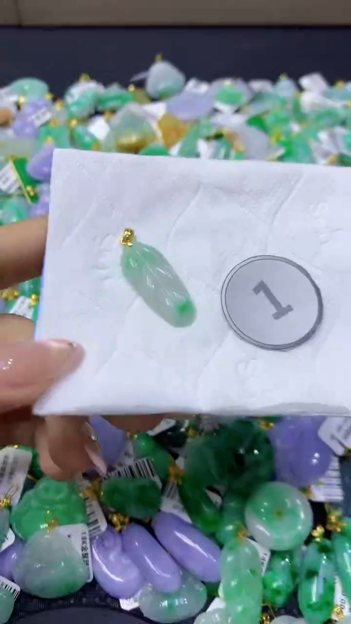 颈饰未镶嵌翡翠天然缅甸翡翠A货