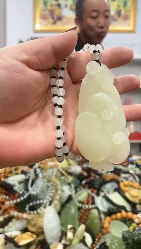 未镶嵌岫玉挂件 