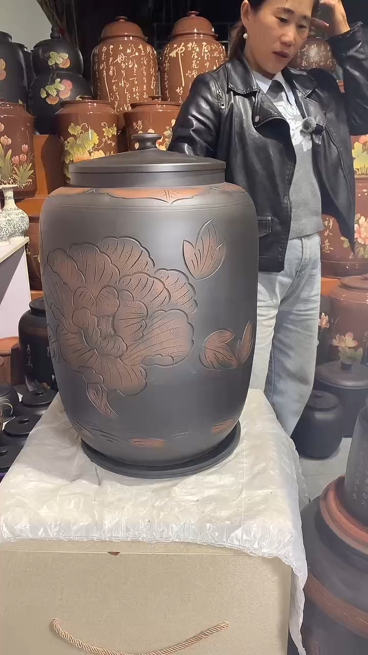 三号线雕茶缸牡丹图