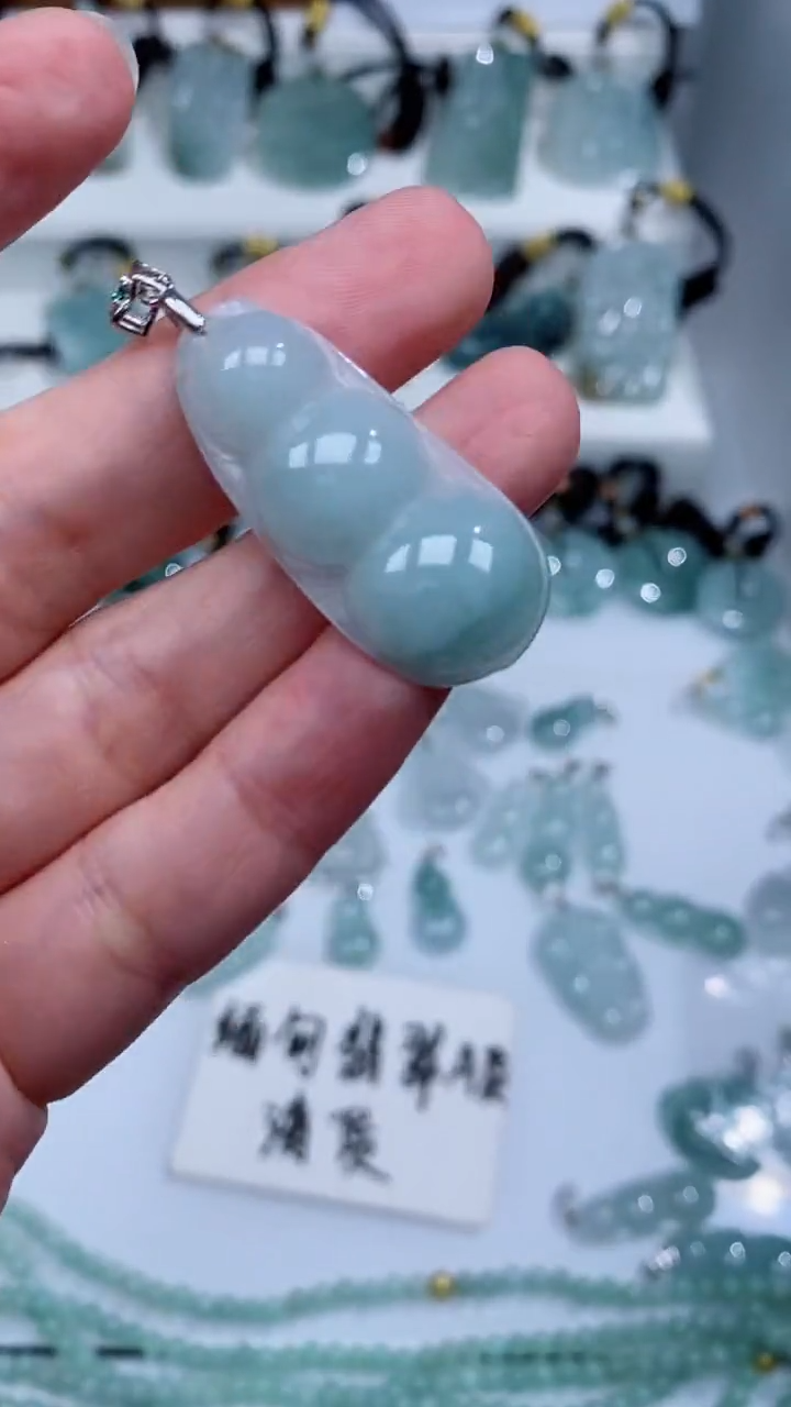 颈饰银S925镶嵌翡翠吊坠