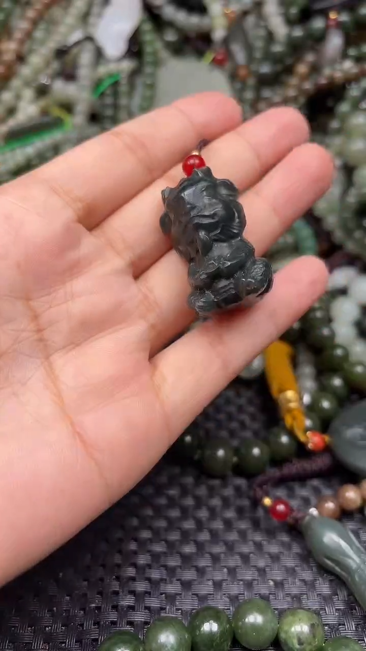 颈饰未镶嵌和田玉1