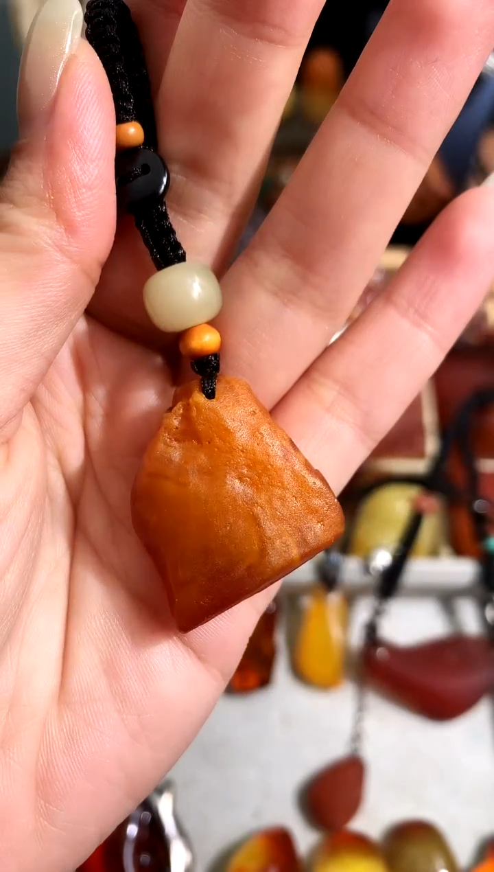 【闪购商品】蜜蜡裸石未镶嵌似玉