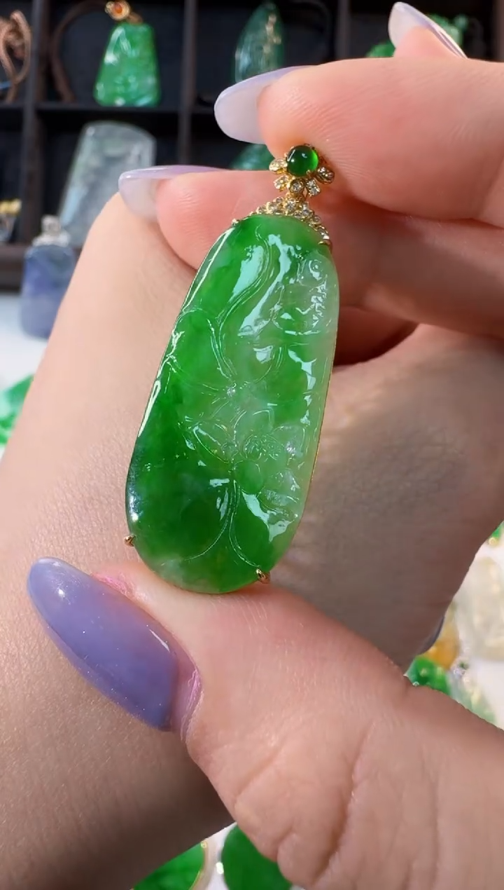 颈饰18K金镶嵌翡翠缅甸A货翡翠