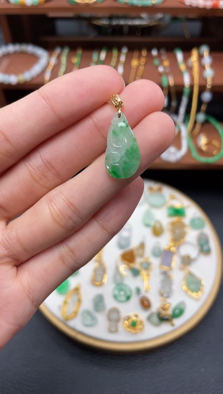 【闪购商品】翡翠吊坠(不含链)18K金镶嵌一个   JK728