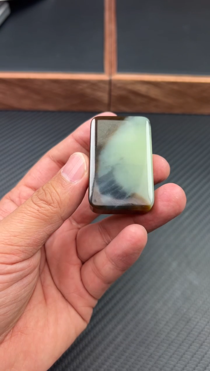 和田玉未镶嵌吊坠(赠链)若羌微色差