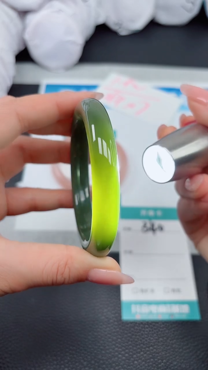 【闪购商品】和田玉手镯未镶嵌A340