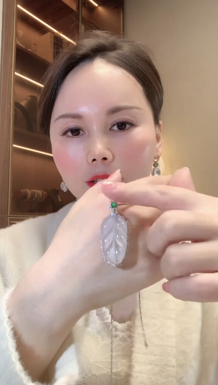 【闪购商品】翡翠吊坠(不含链)18K金镶嵌C121