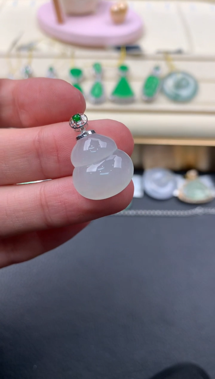 【闪购商品】翡翠颈饰18K金镶嵌A722....