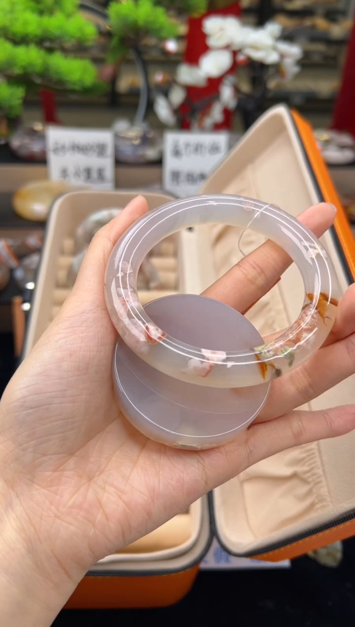 【闪购商品】石英质玉手镯未镶嵌59圈口（赠送镯心）6s1356