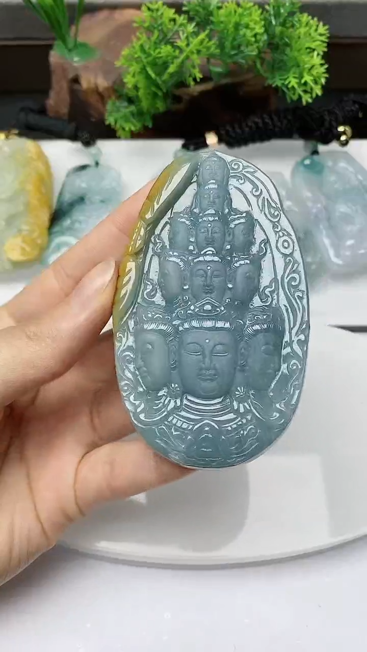 【闪购商品】翡翠颈饰未镶嵌         