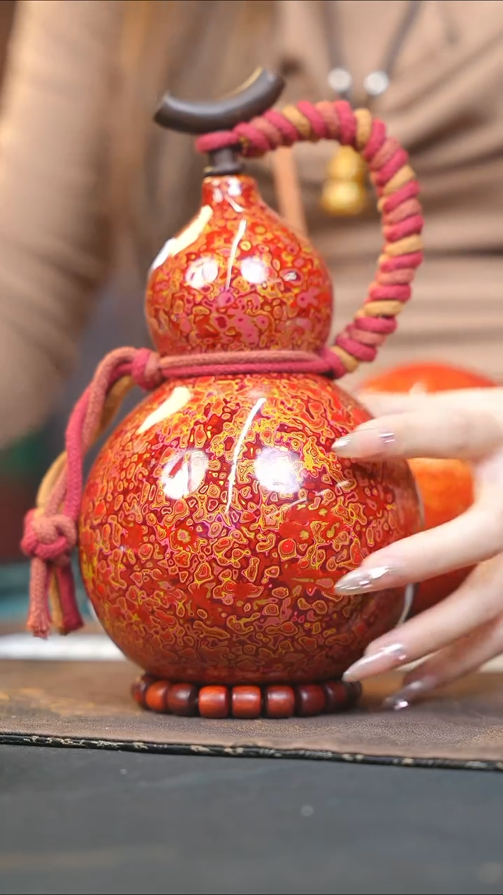 【闪购商品】WQ278漆艺酒葫芦不包手串及旋转底座